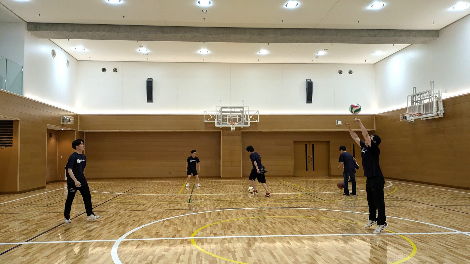 休憩時間中に遊んでいる様子