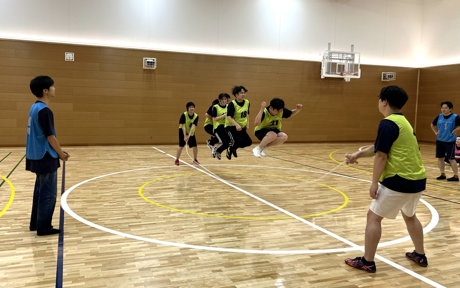 大縄跳びの様子