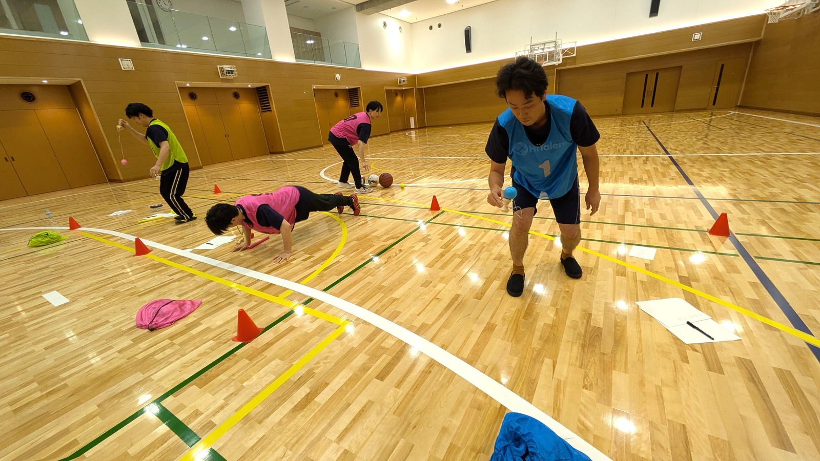 けん玉、腕立て伏せの様子